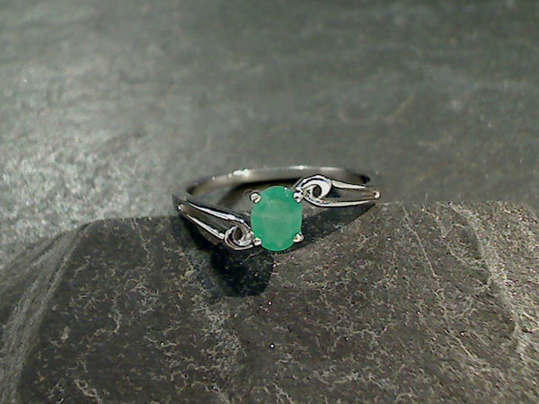 Size 9 Emerald, Rhodium Plated Sterling Ring