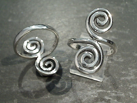 Size 8.75 Sterling Silver Swirls Ring