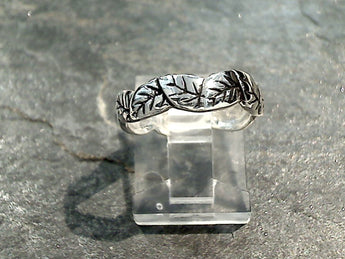 Size 6.5 Sterling Silver Leaves Ring
