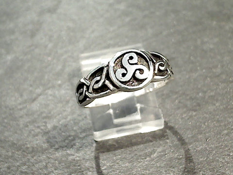 Size 8.25 Sterling Silver Celtic Triskele Ring
