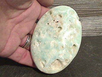 Caribbean Calcite 197g Palm Stone