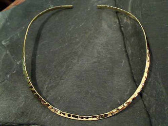 Alchemia 4mm Hammered Neck Cuff