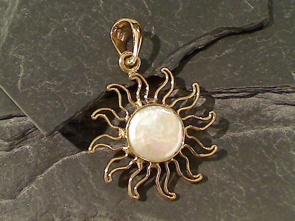 Coin Pearl, Alchemia Sun Pendant